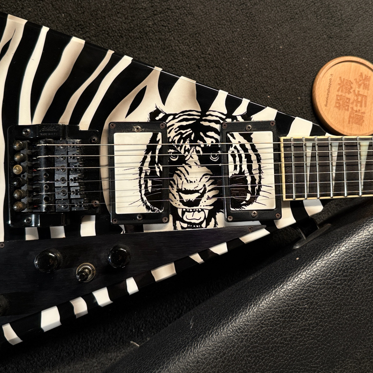 Jackson USA Custom Shop Randy Rhoads 1987黑白斑马老虎头
