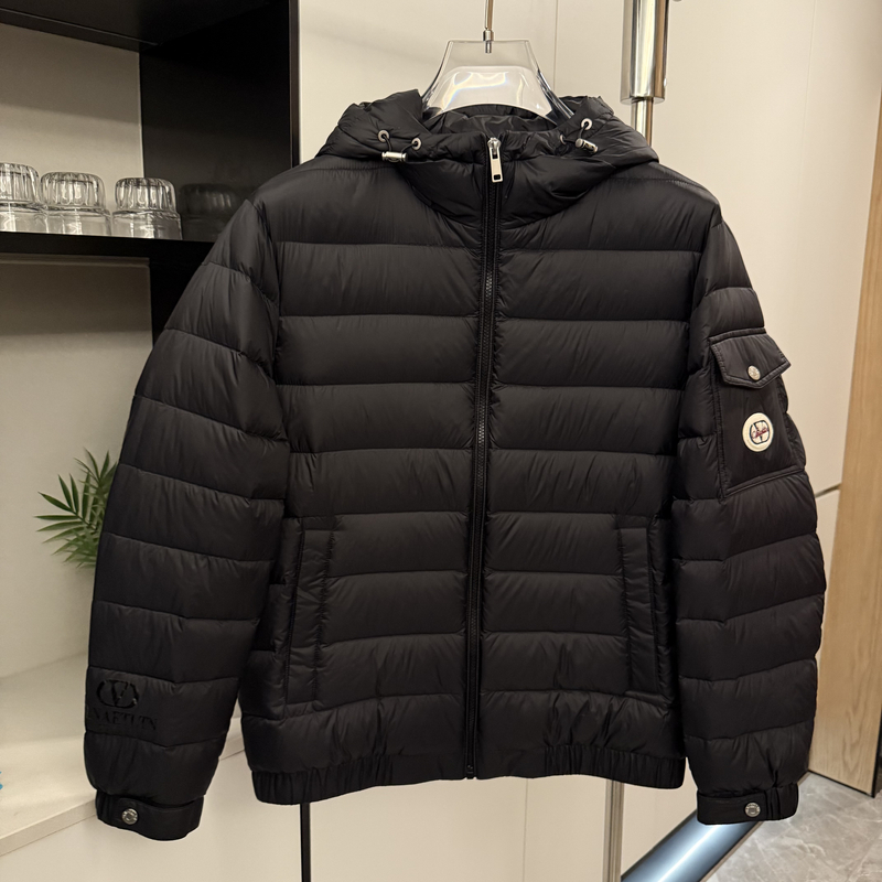 华家欧货戴帽轻薄多线羽绒服刺绣简单黑色柔软保暖男装