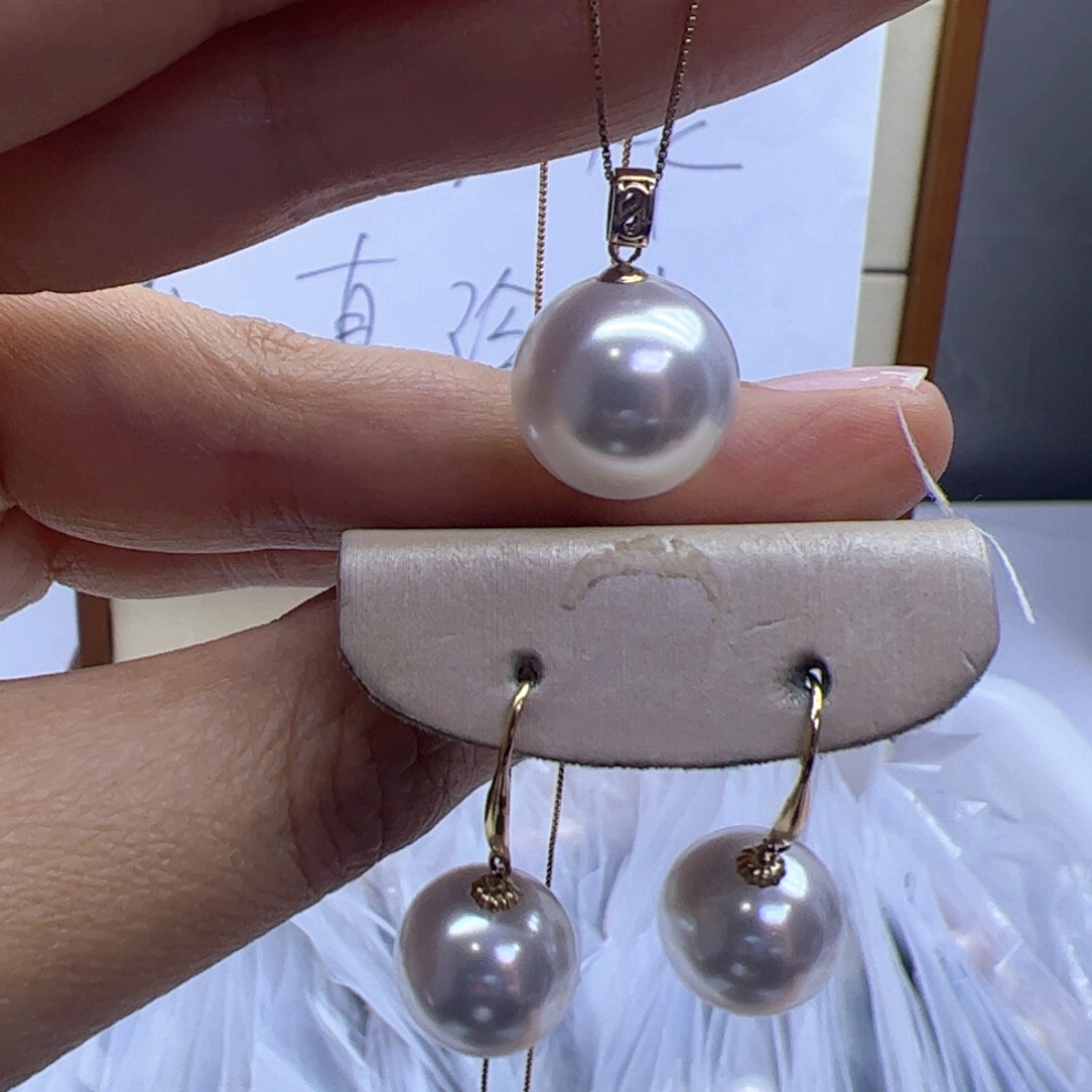 淡水珍珠吊坠(赠链)18K金镶嵌