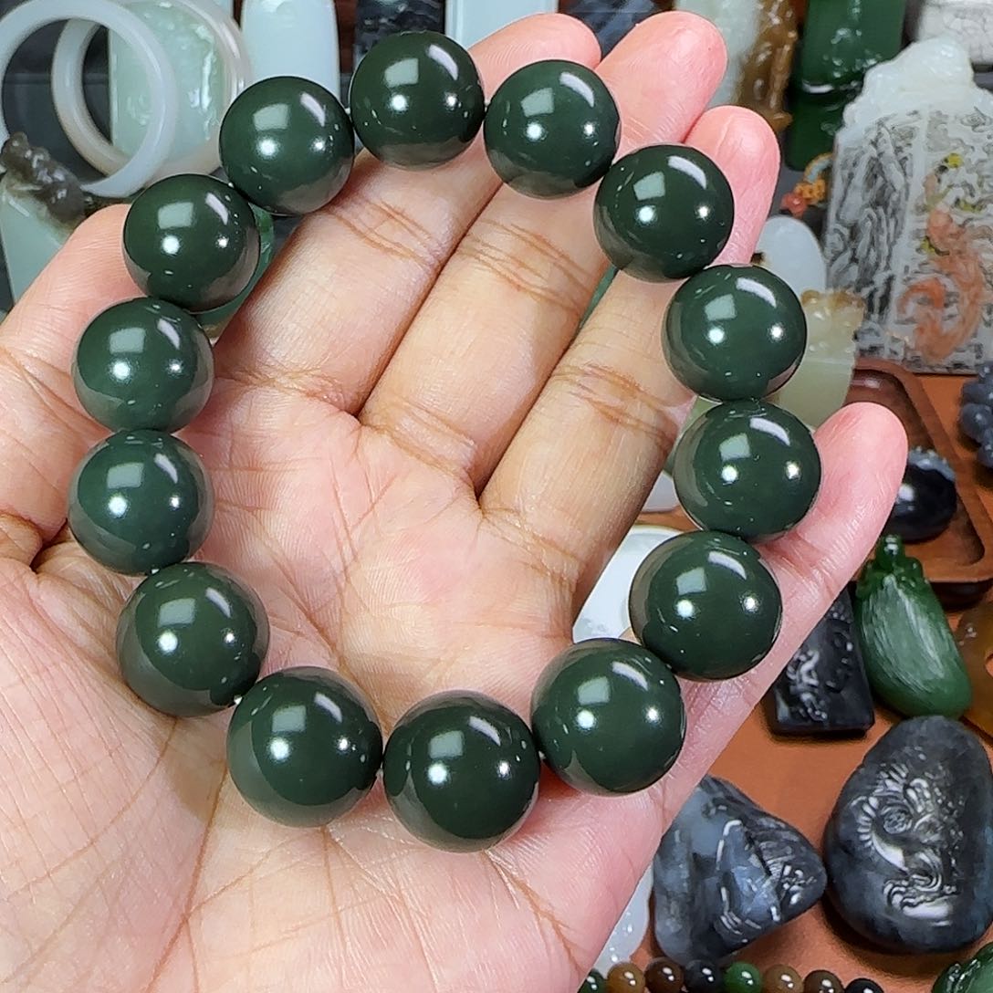 和田玉颈饰未镶嵌凡**衣