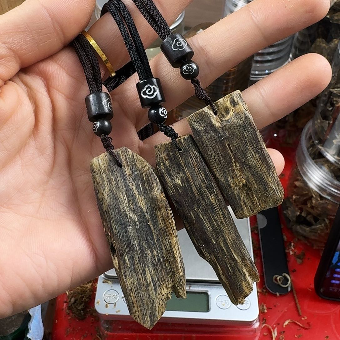 香料绿奇楠白棋一条