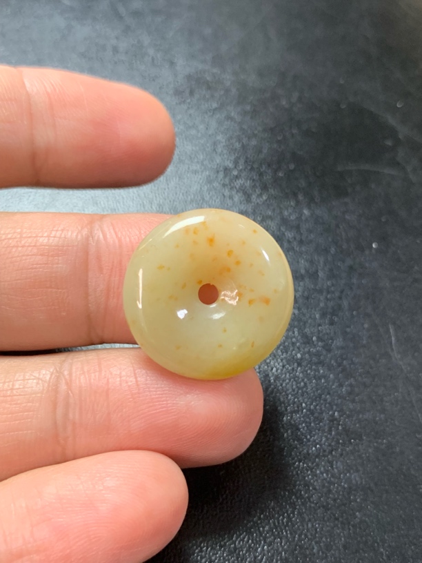 黄翡洒金平安扣吊坠天然翡翠A货尺寸:21.6*5.4mm