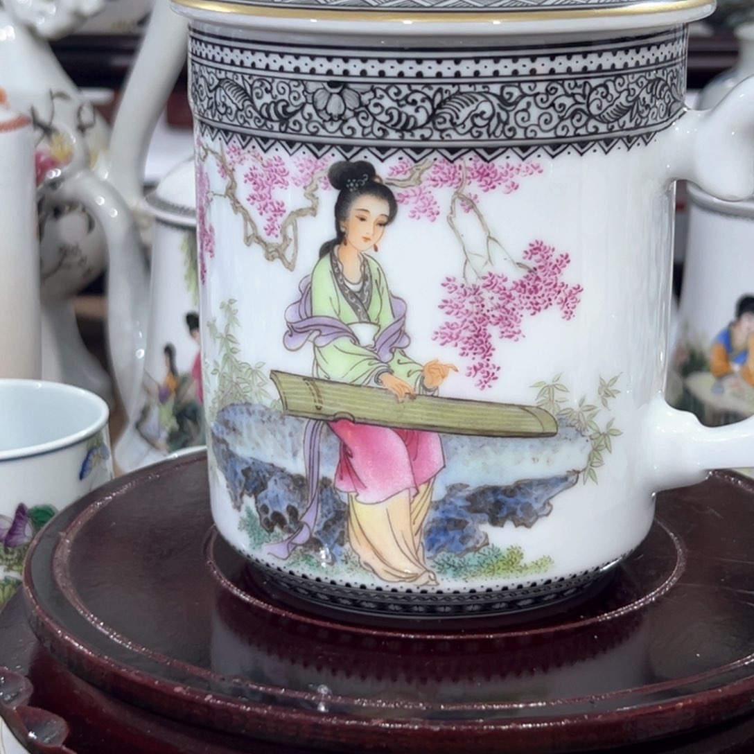 摆件黄****光景德镇陶瓷艺术