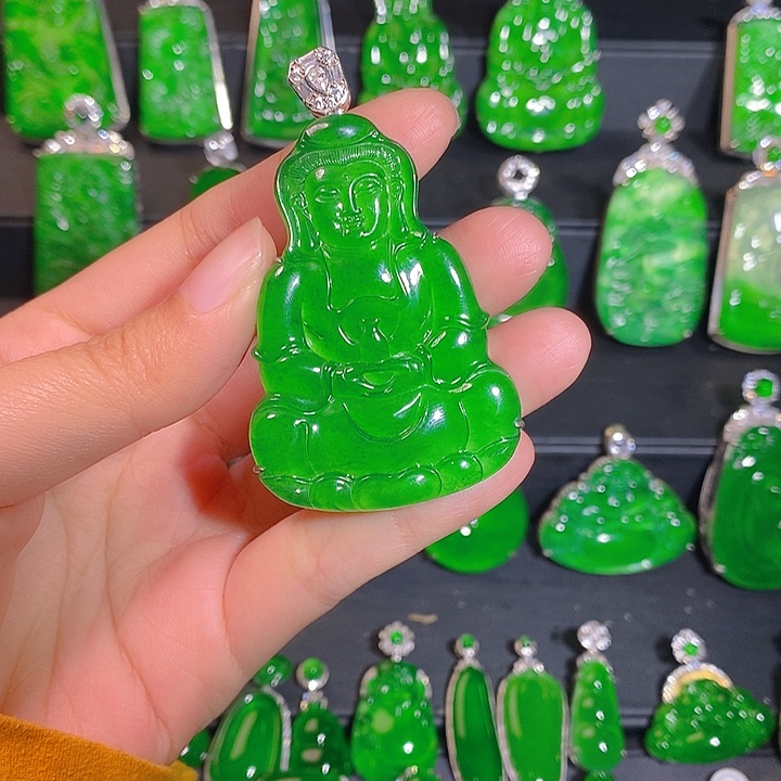 翡翠银S925镶嵌颈饰是