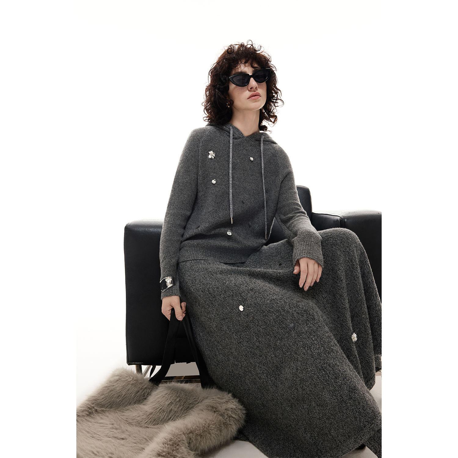 DI.AD 25年冬灰色针织套装慵懒风高级感连帽毛衣女秋冬季过膝半裙