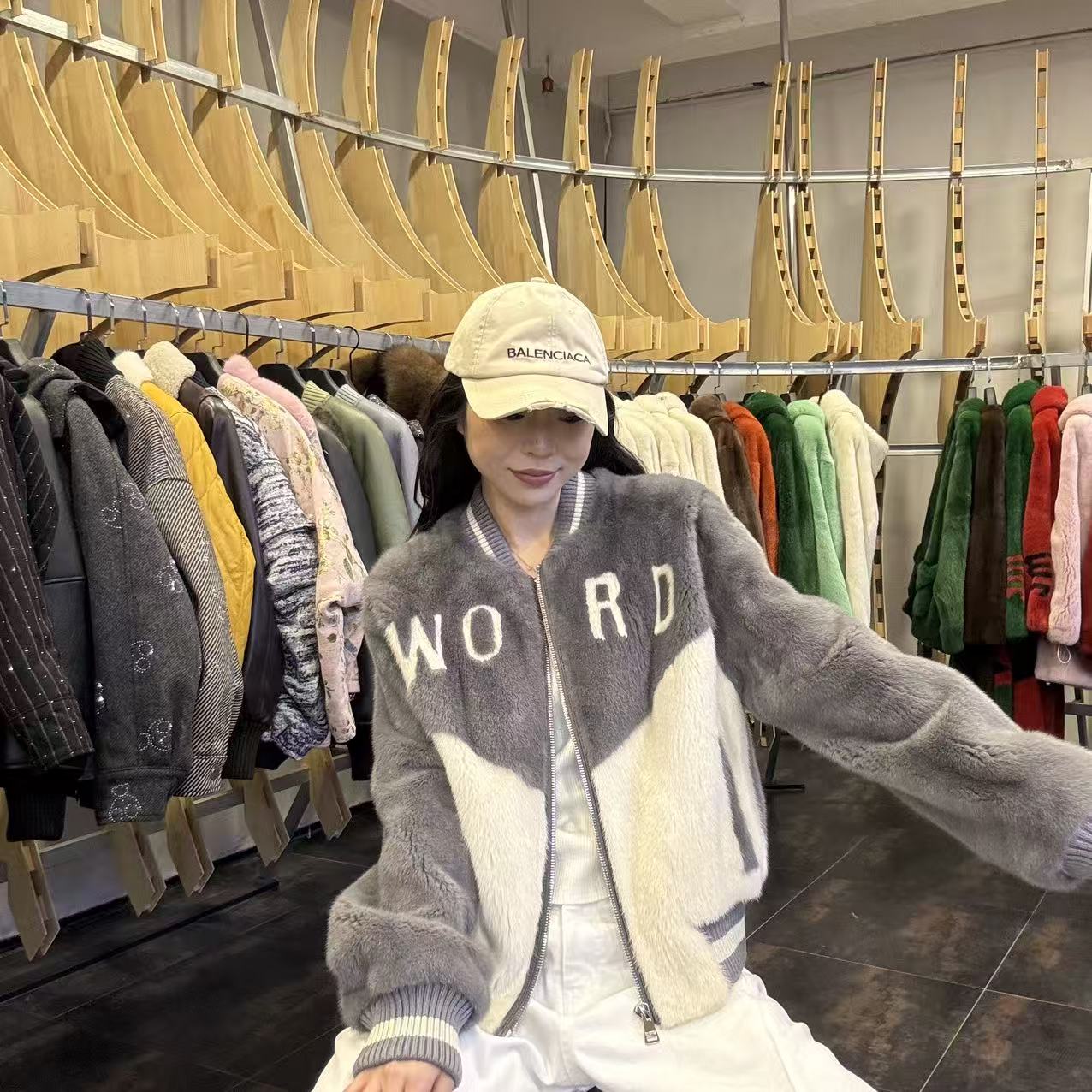  【P.T FUR】| 字母 灰白色 棒球服水貂外套-88278