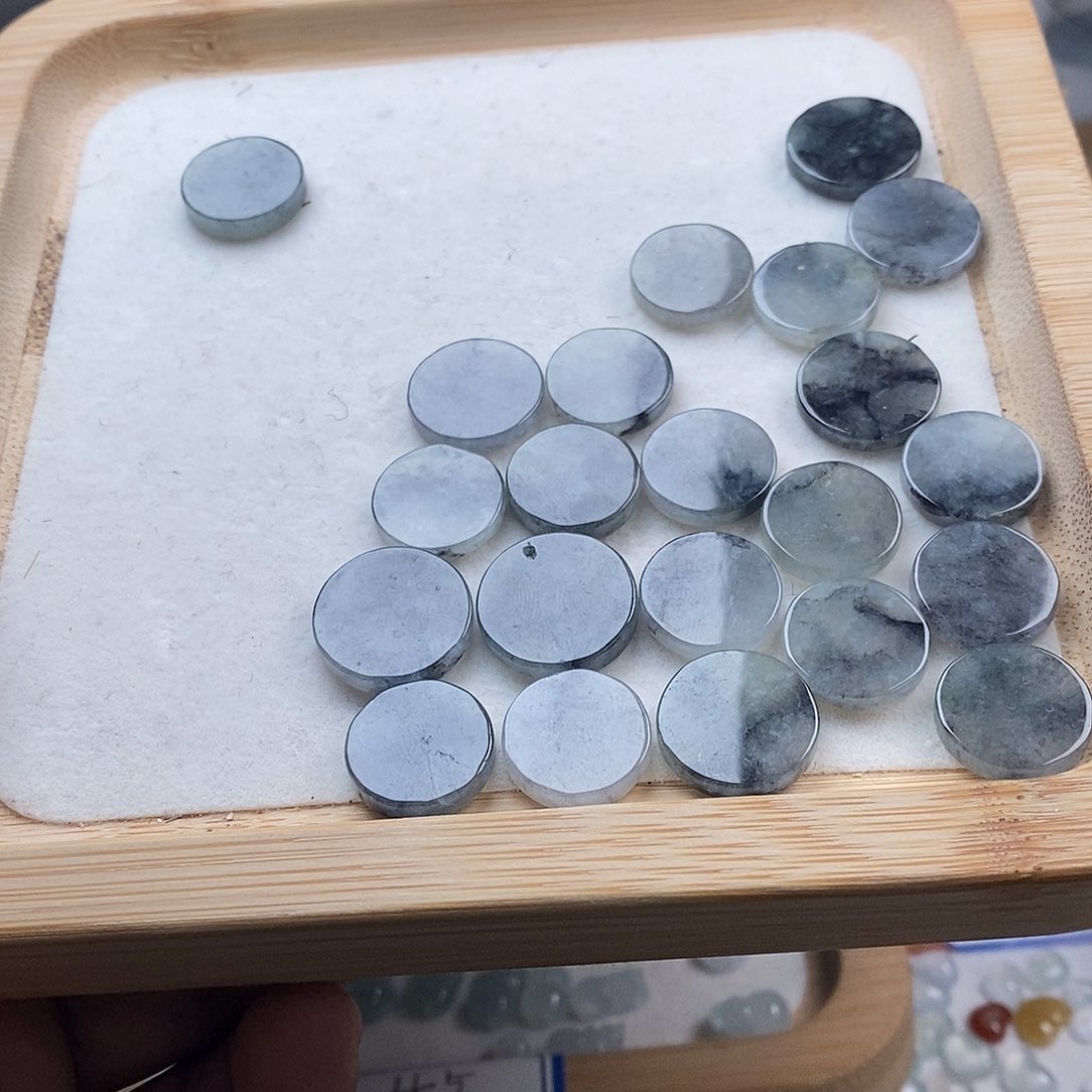 翡翠颈饰未镶嵌圆无事牌两个起拍