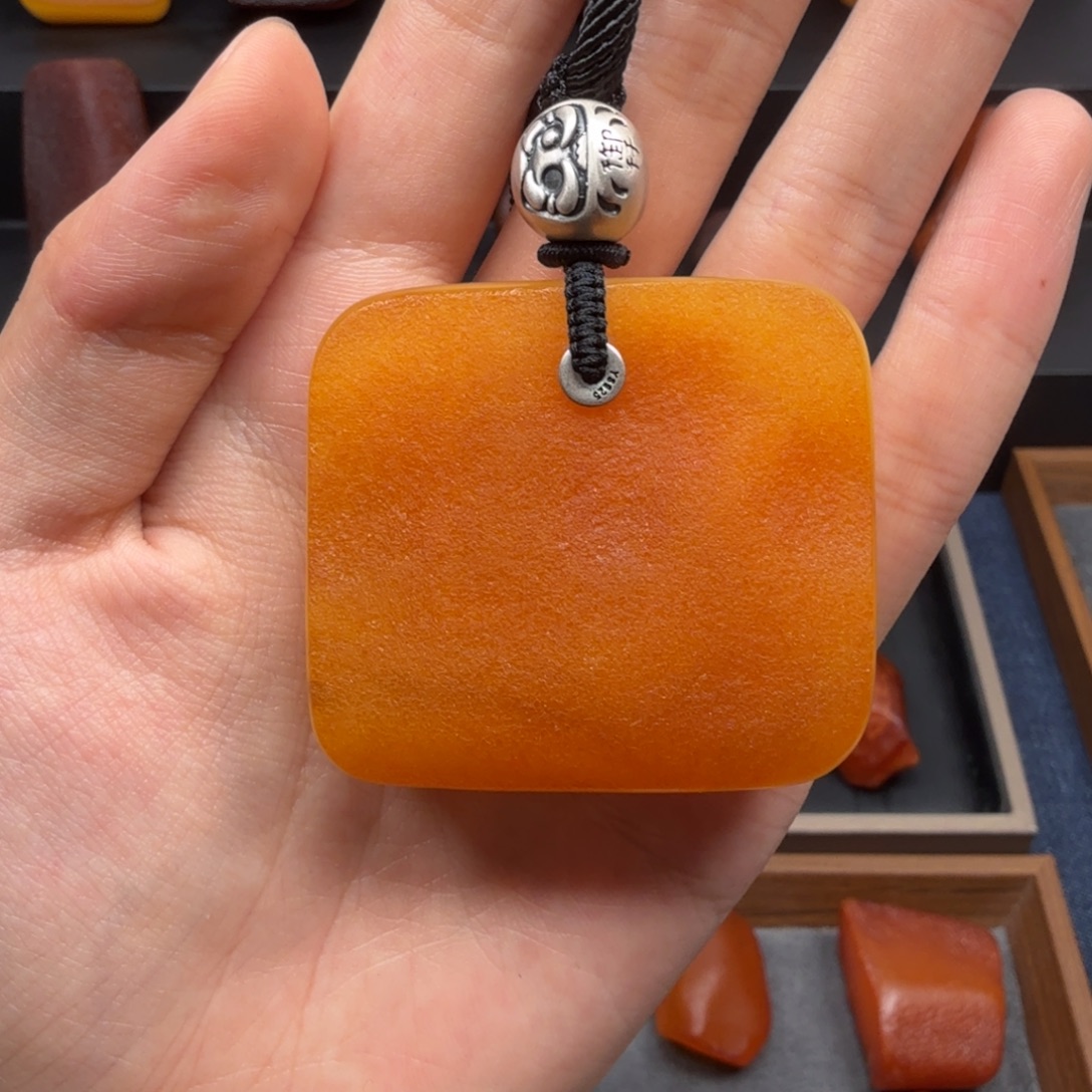 蜜蜡吊坠(赠链)未镶嵌