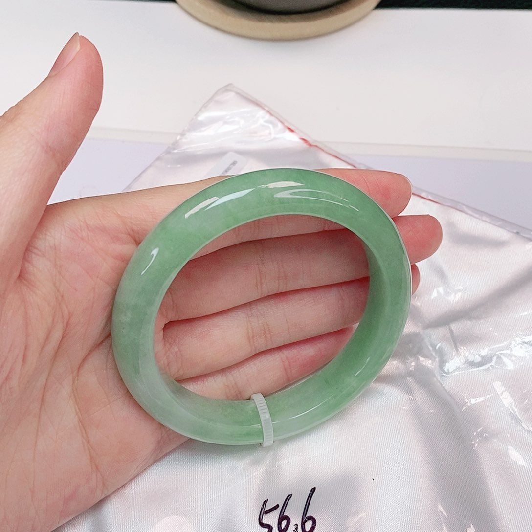 【闪购商品】翡翠手镯未镶嵌正圈