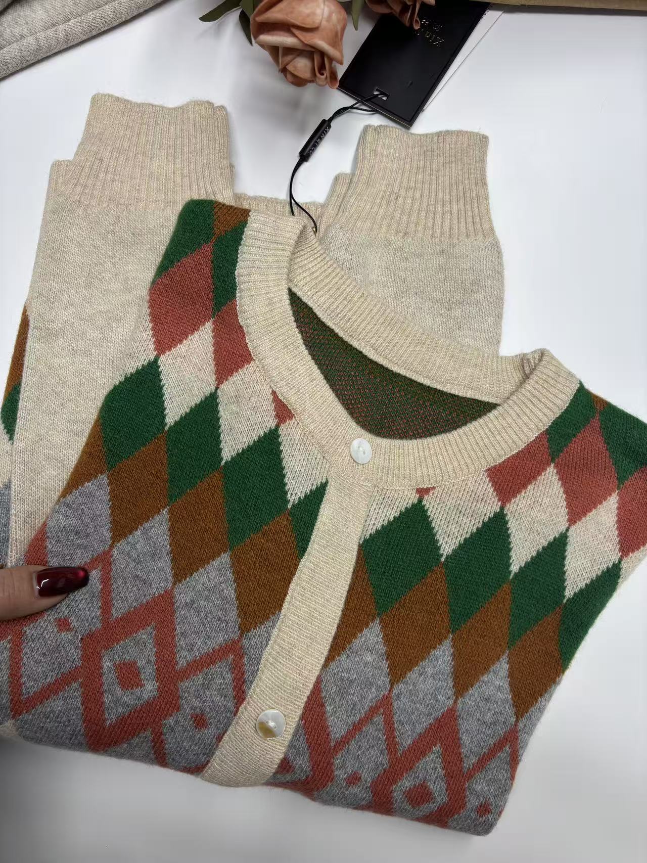 （玉姐家）秋冬新款时尚拼色菱形假开衫f1984 J02990