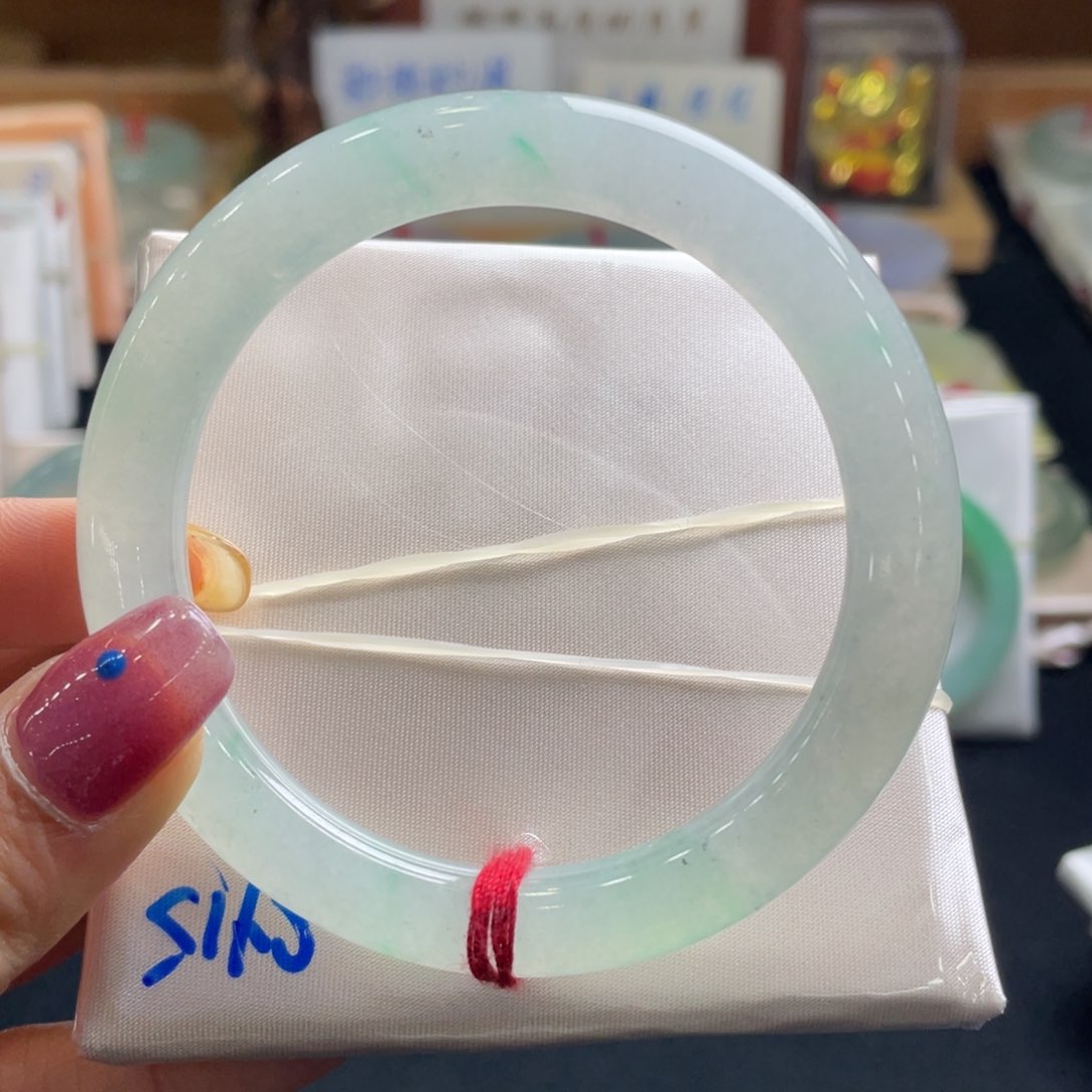 翡翠手镯未镶嵌56美人条