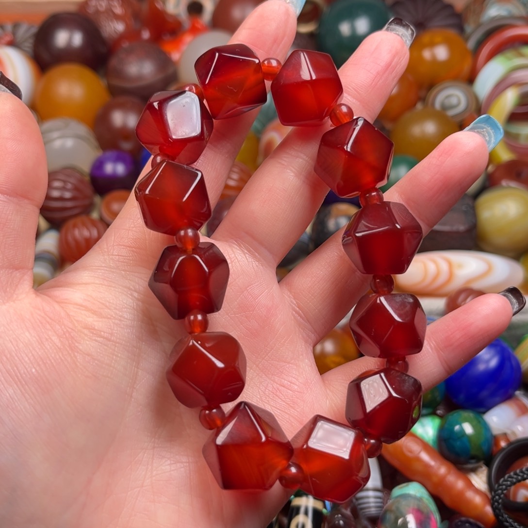 玛瑙/玉髓颈饰未镶嵌