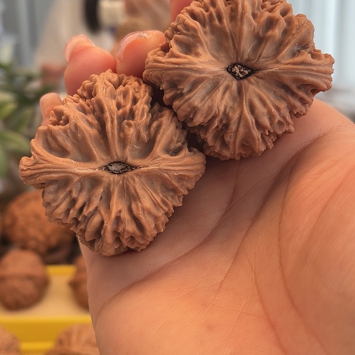 文玩核桃吊坠亮*，