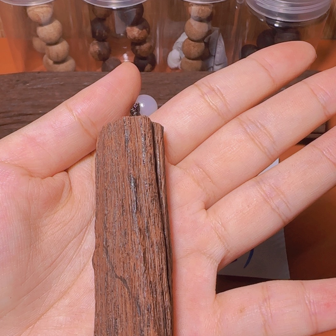 藤类降真香原料直切手把件发其一j1