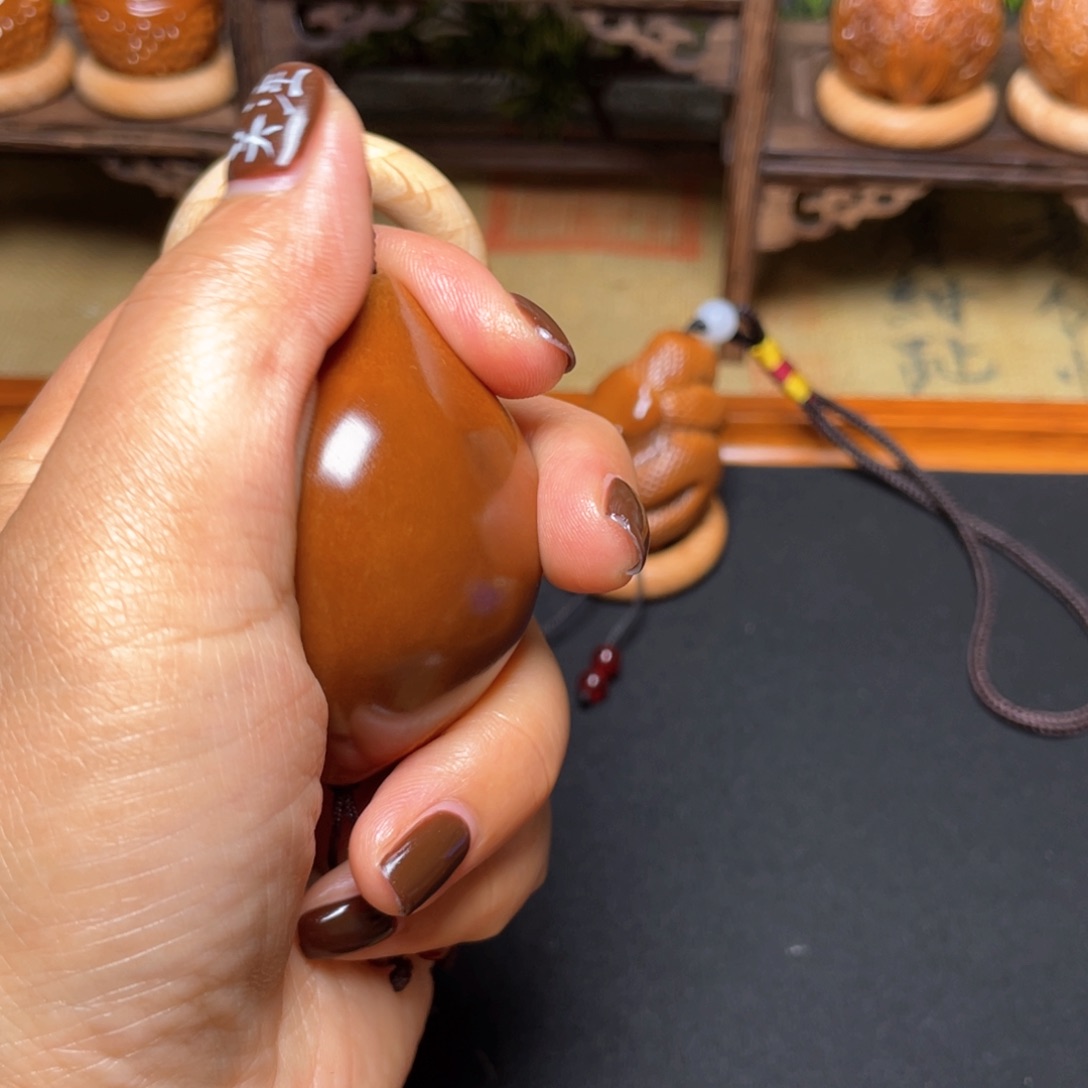 橄榄核吊坠一线天42穿配