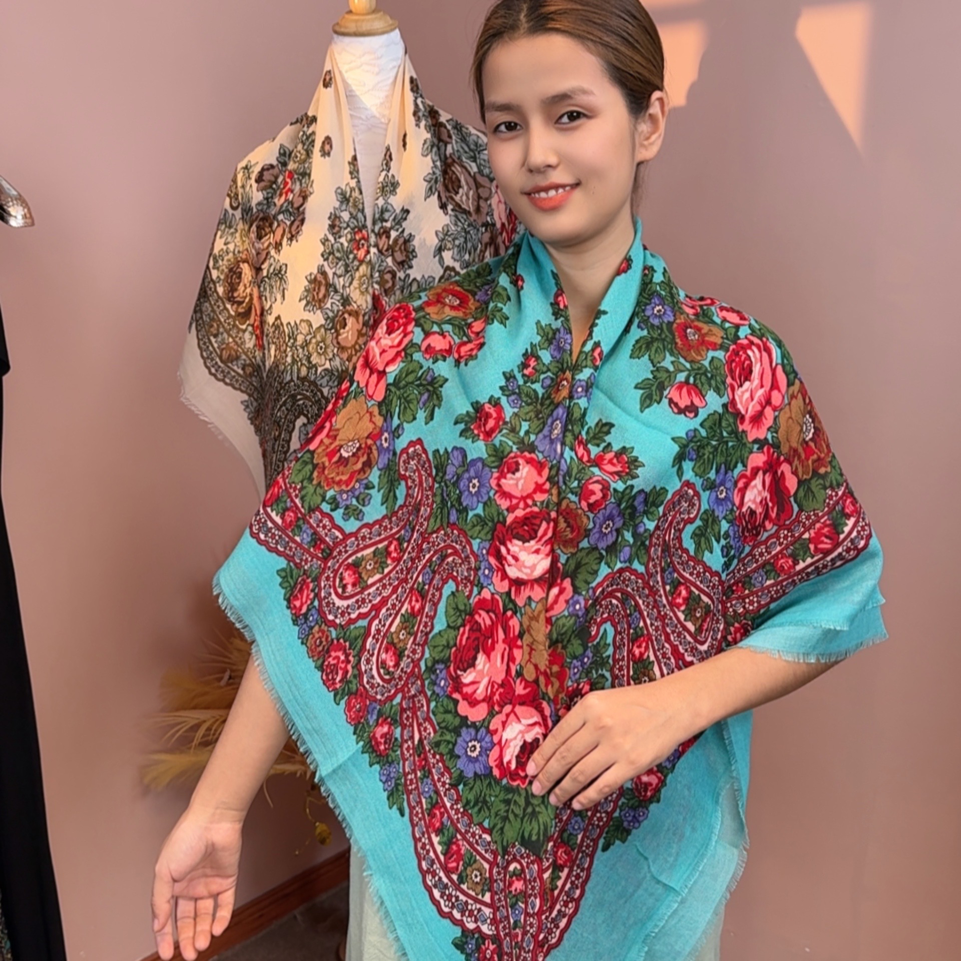 民族风护肩防风透气成人大妈披肩时尚大方