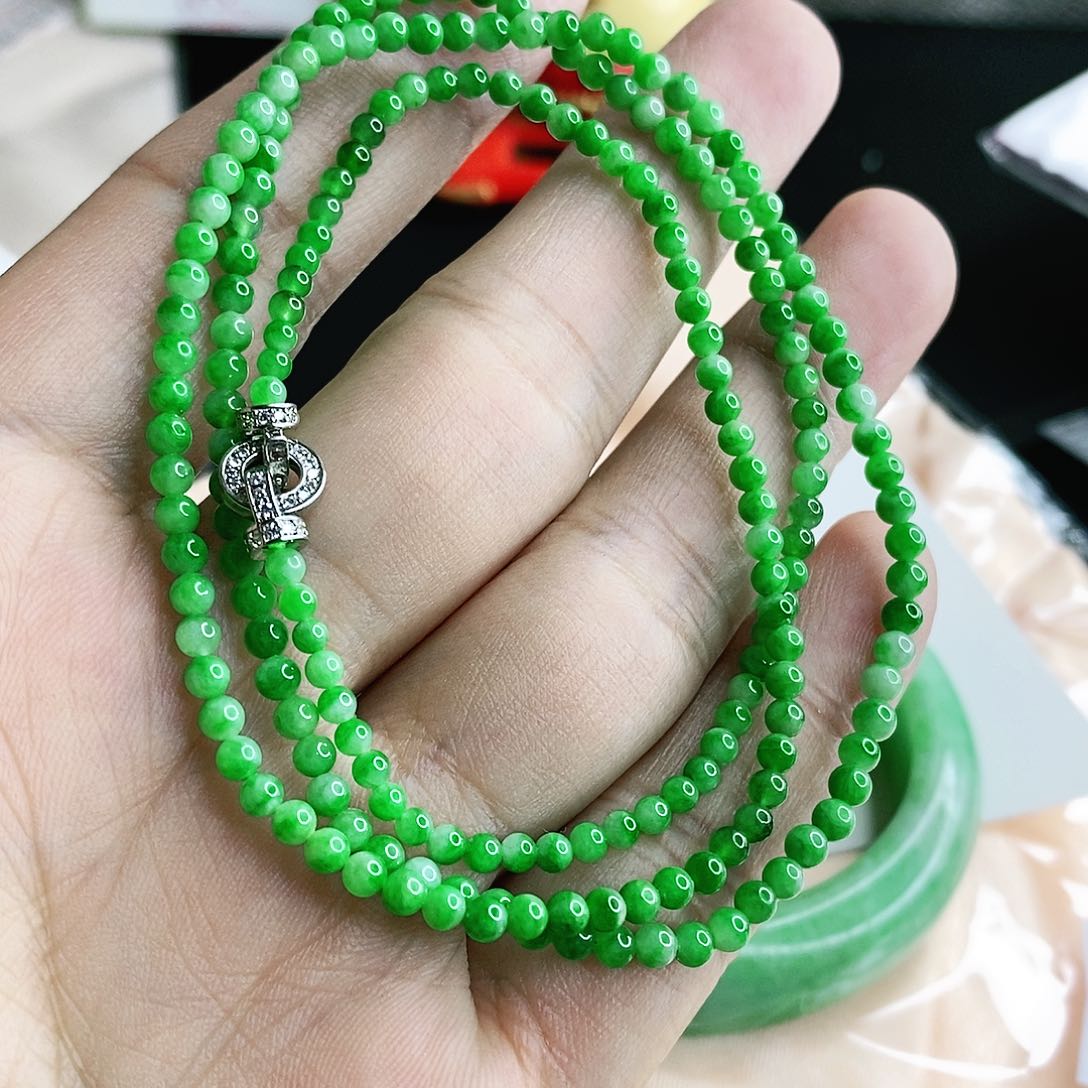 翡翠手镯未镶嵌翡翠