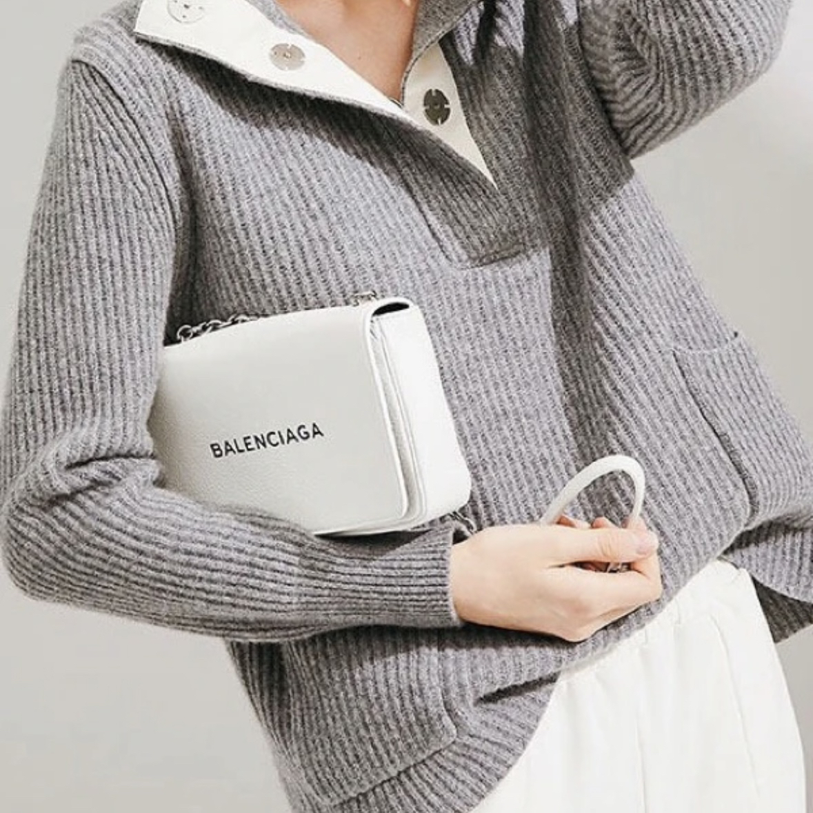 95新 Balenciaga/巴黎世家 巴黎世家白色logo斜挎包