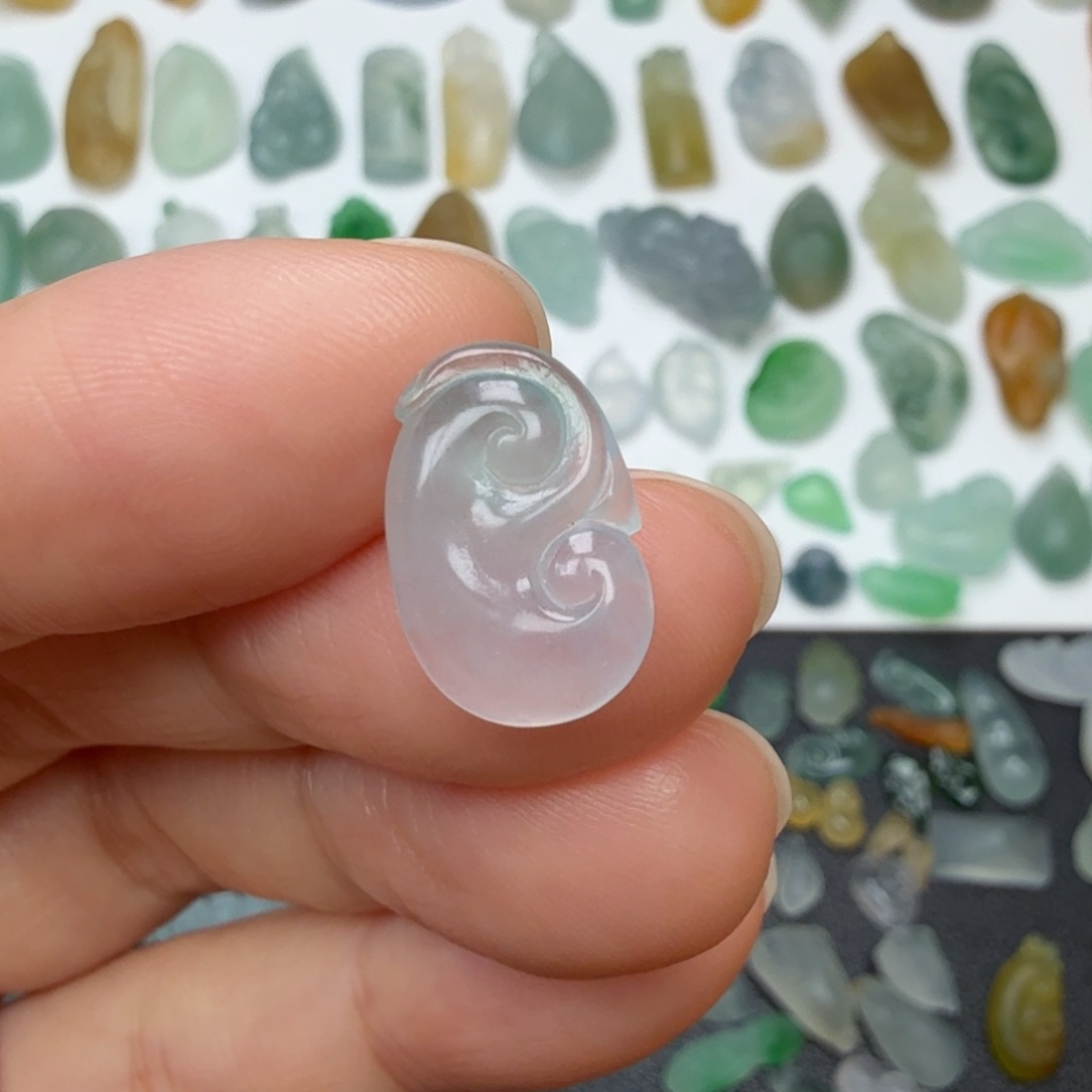 定制翡翠未镶嵌如意