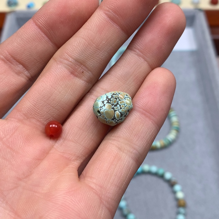 南红玛瑙配饰未镶嵌