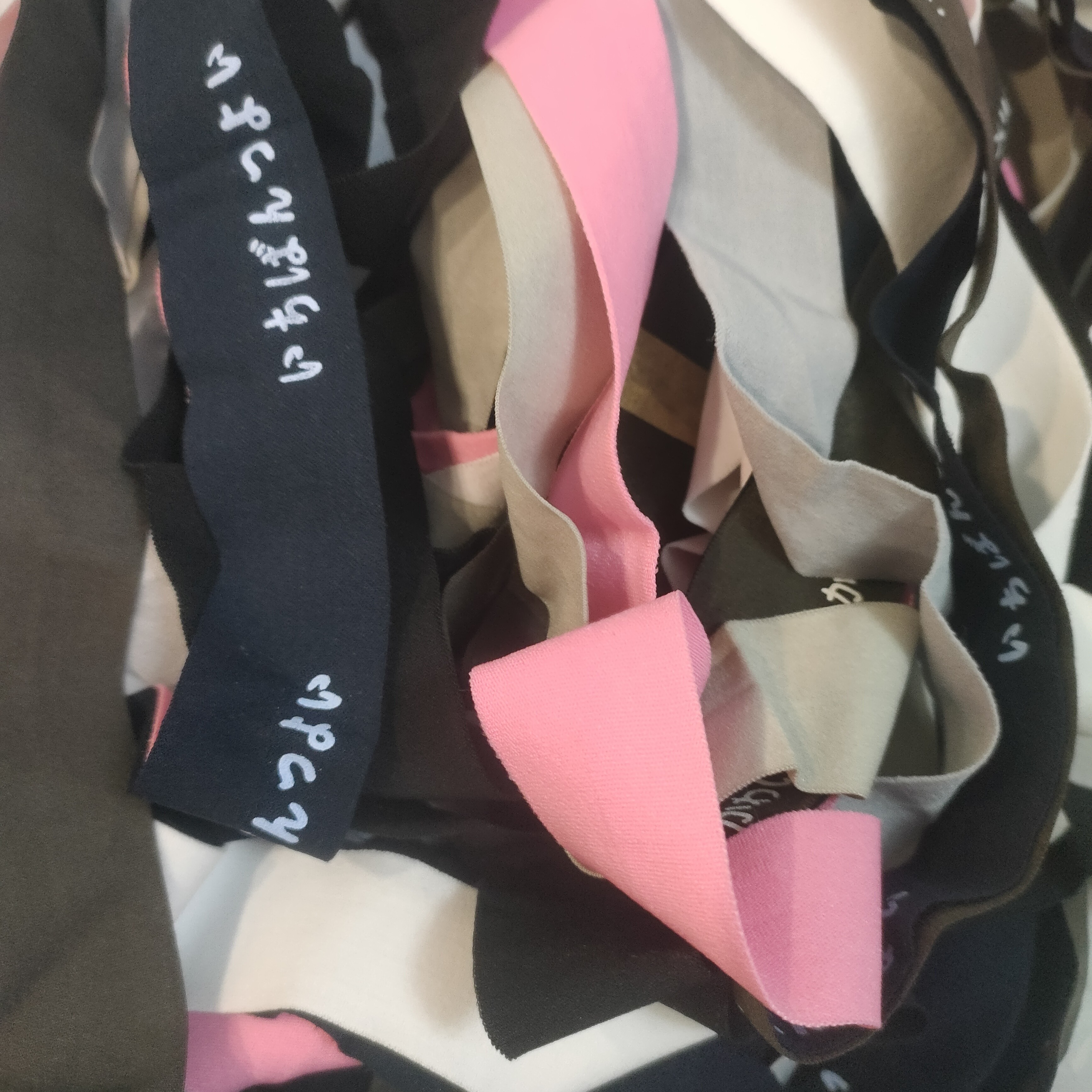 宽3一3.5厘米弹力包边条随机混搭的7个左右颜色