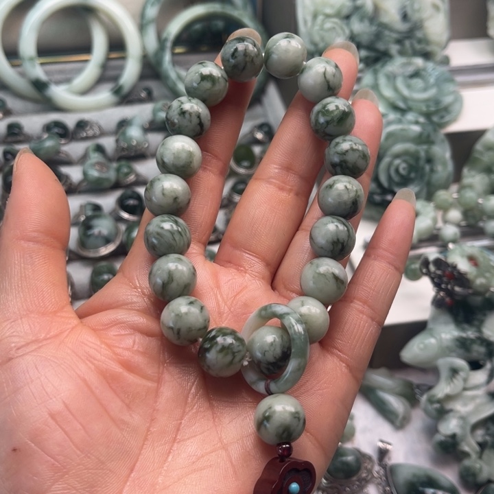 透闪石-蛇纹石玉手链未镶嵌