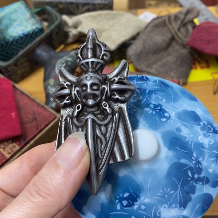 摆件中古工艺品一件