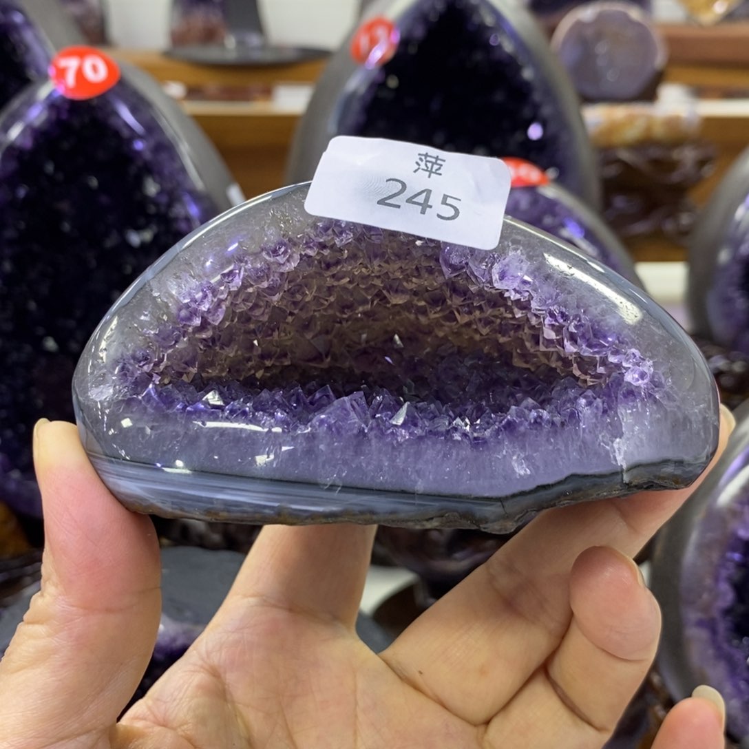 未镶嵌水晶大型摆件（非配饰）