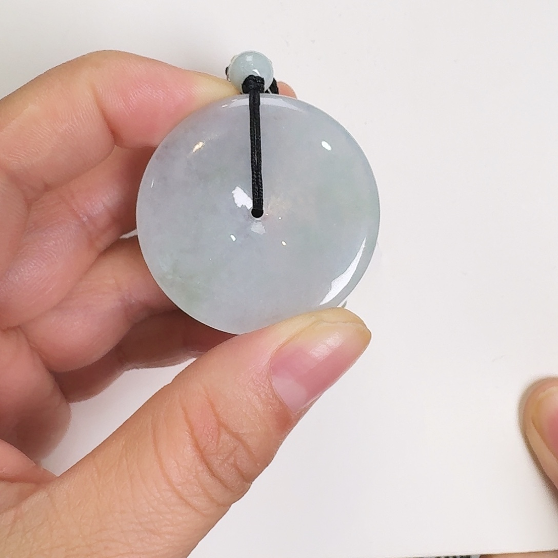 翡翠颈饰未镶嵌平安扣