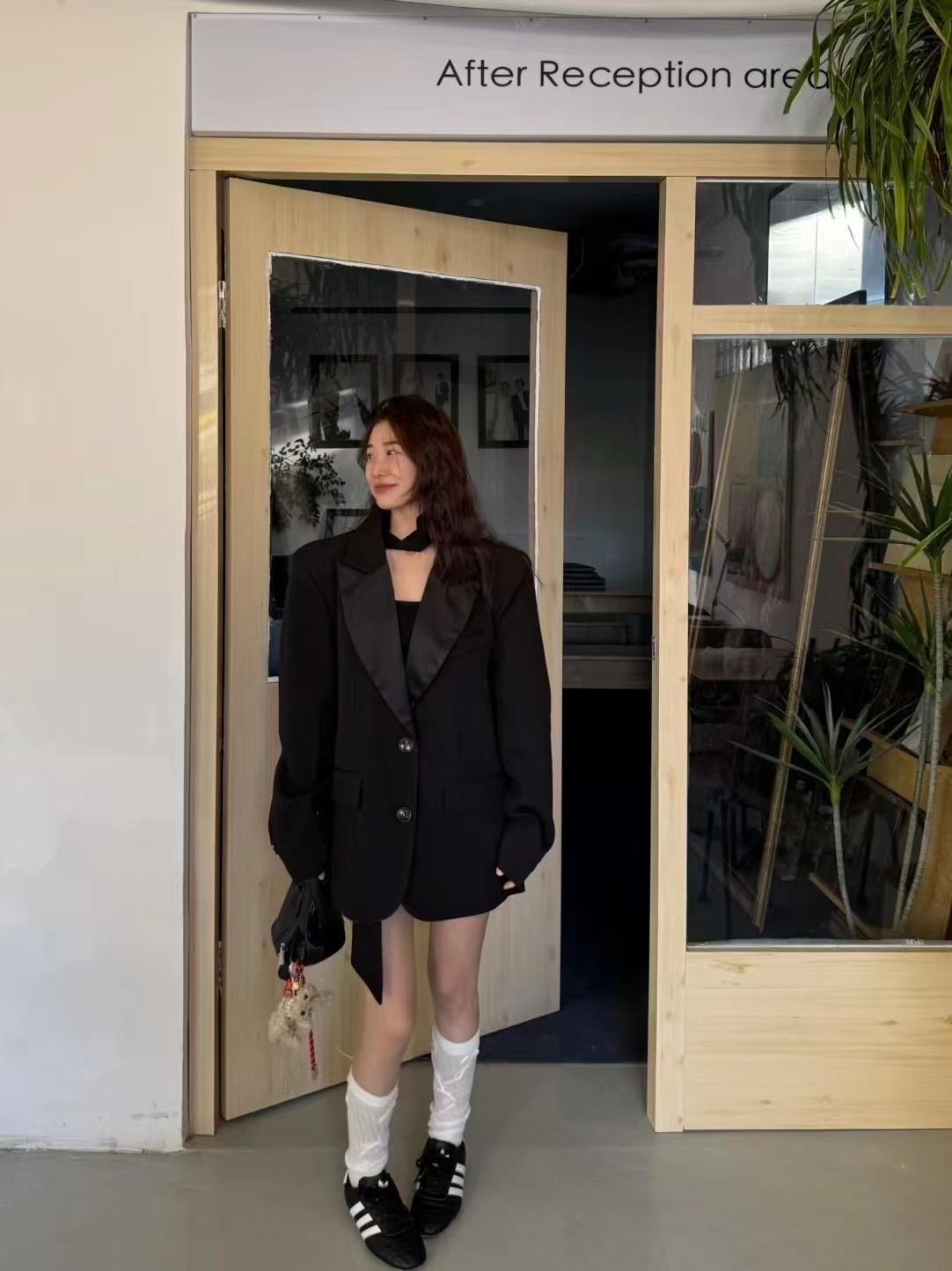 欧货新款气质名媛衣服炸街复古缎面拼接廓形西装西服网红外套女