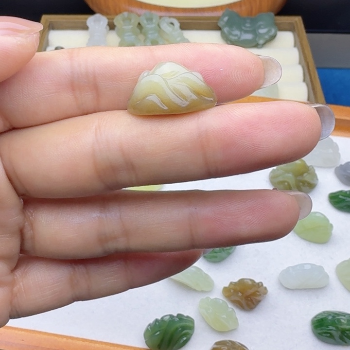 极***人和田玉（糖玉）未镶嵌车挂