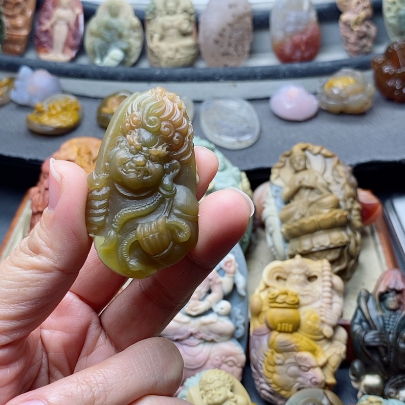 【闪购商品】定制石英质玉吊坠未镶嵌