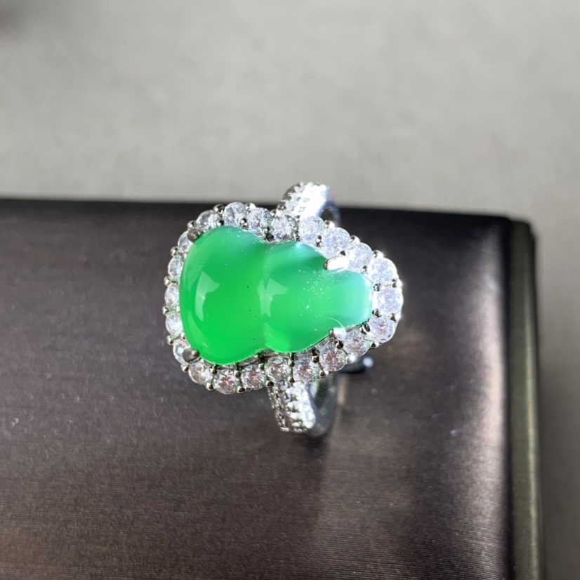  4638戒指--轻奢时尚设计首饰送礼盒