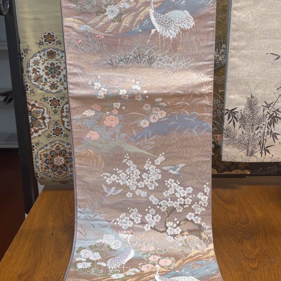 织绣连山梅花仙鹤