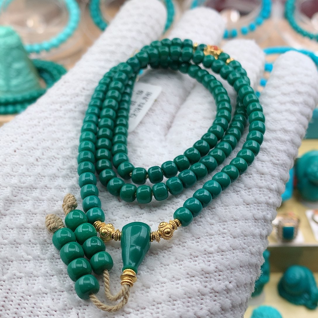 绿松石颈饰未镶嵌