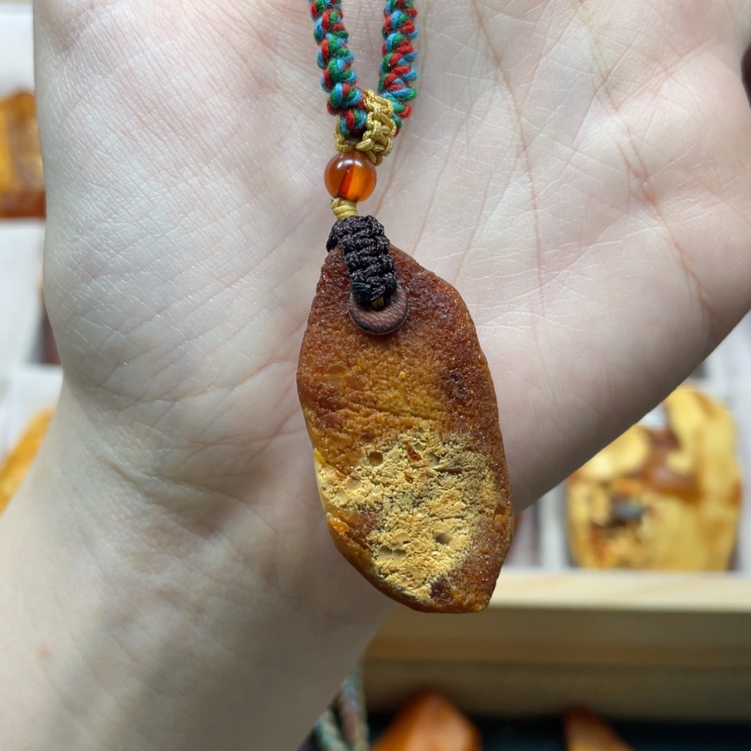 琥珀珠宝奇石未镶嵌