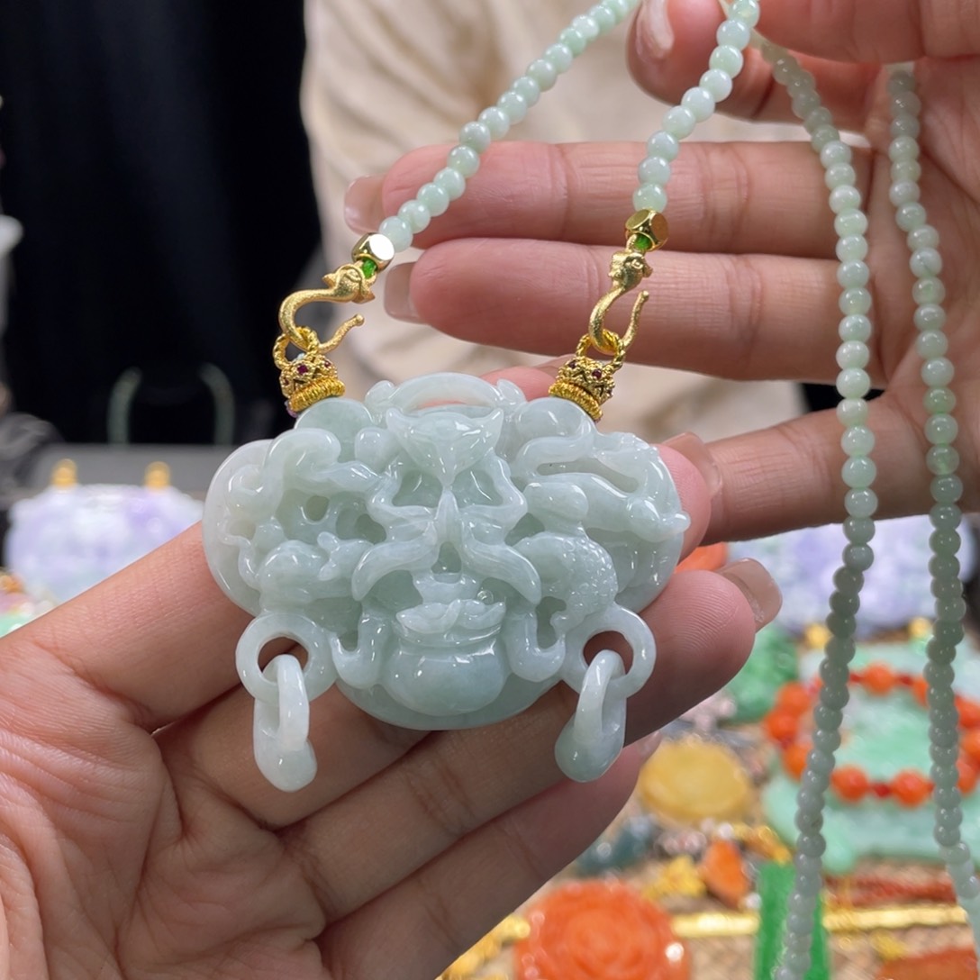 翡翠颈饰未镶嵌代编织