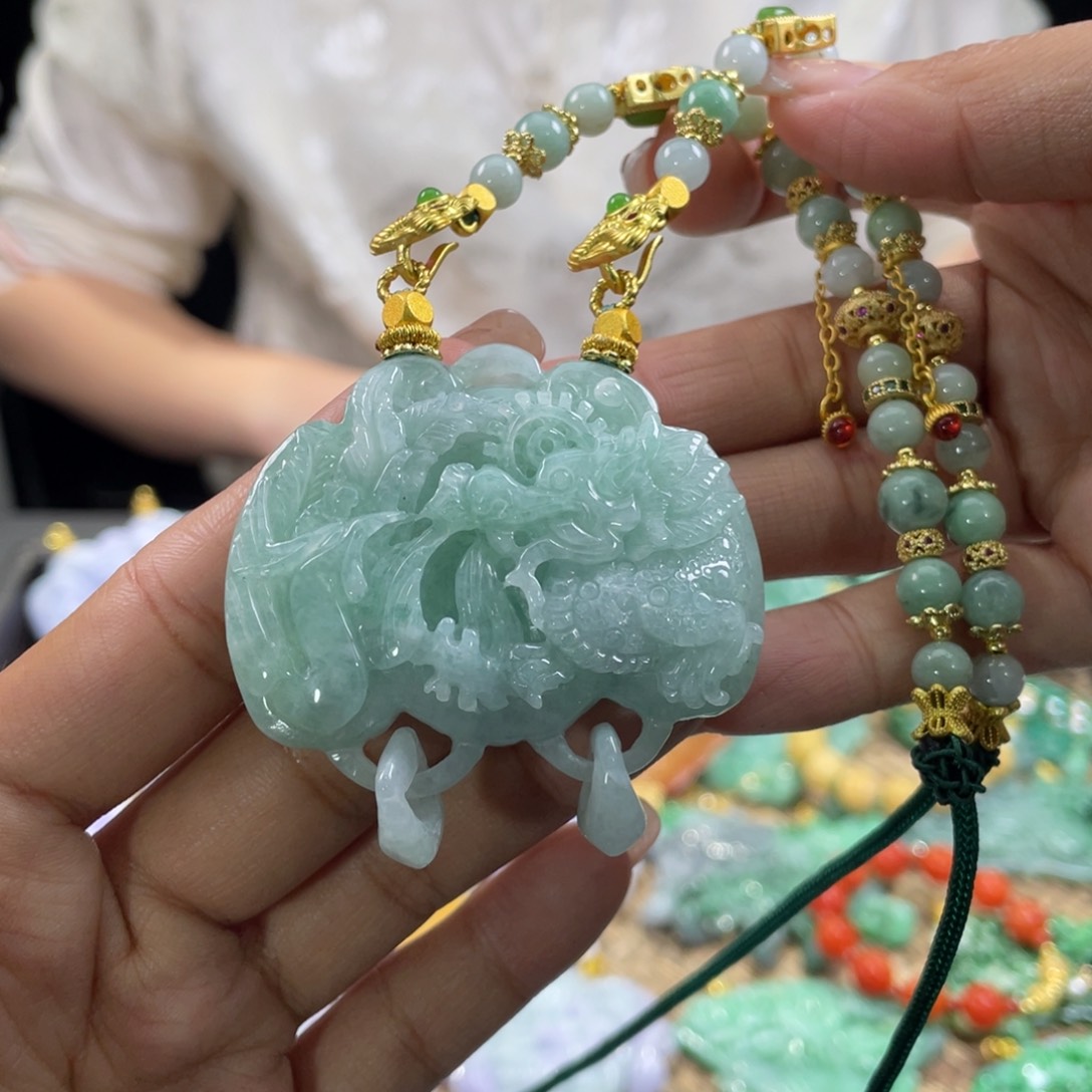 翡翠颈饰未镶嵌代编织