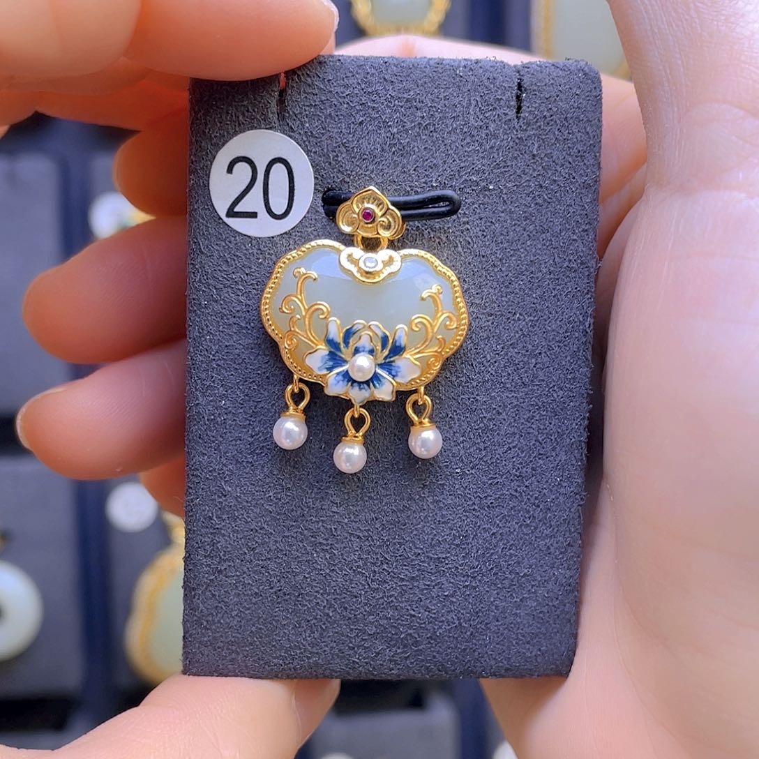 和田玉颈饰银S925镀金镶嵌