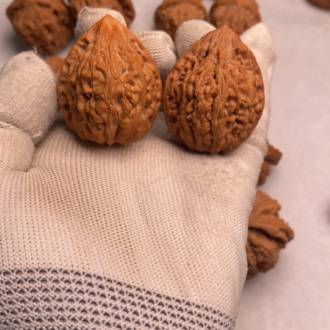 文玩核桃吊坠坐佛