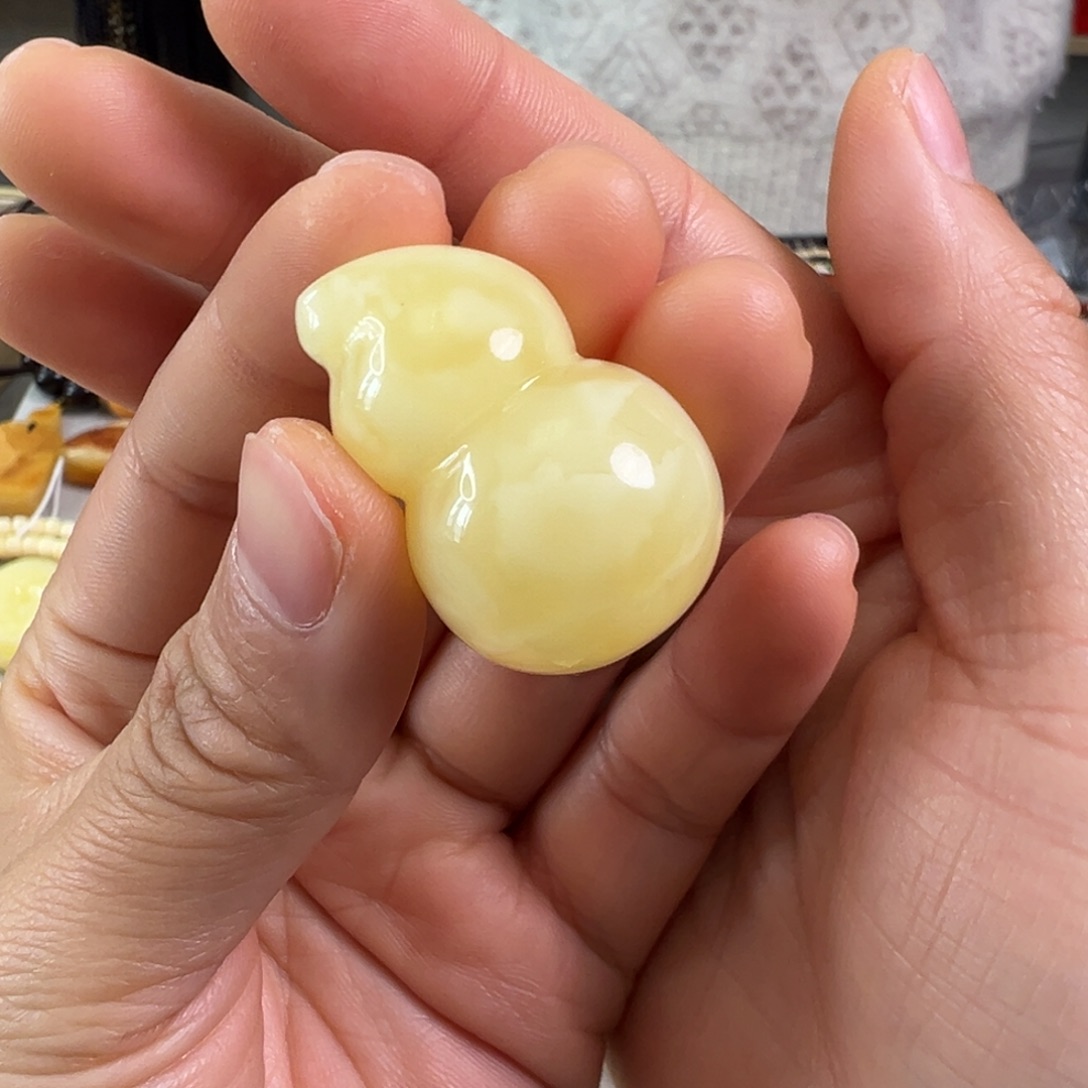 蜜蜡裸石未镶嵌蜜蜡