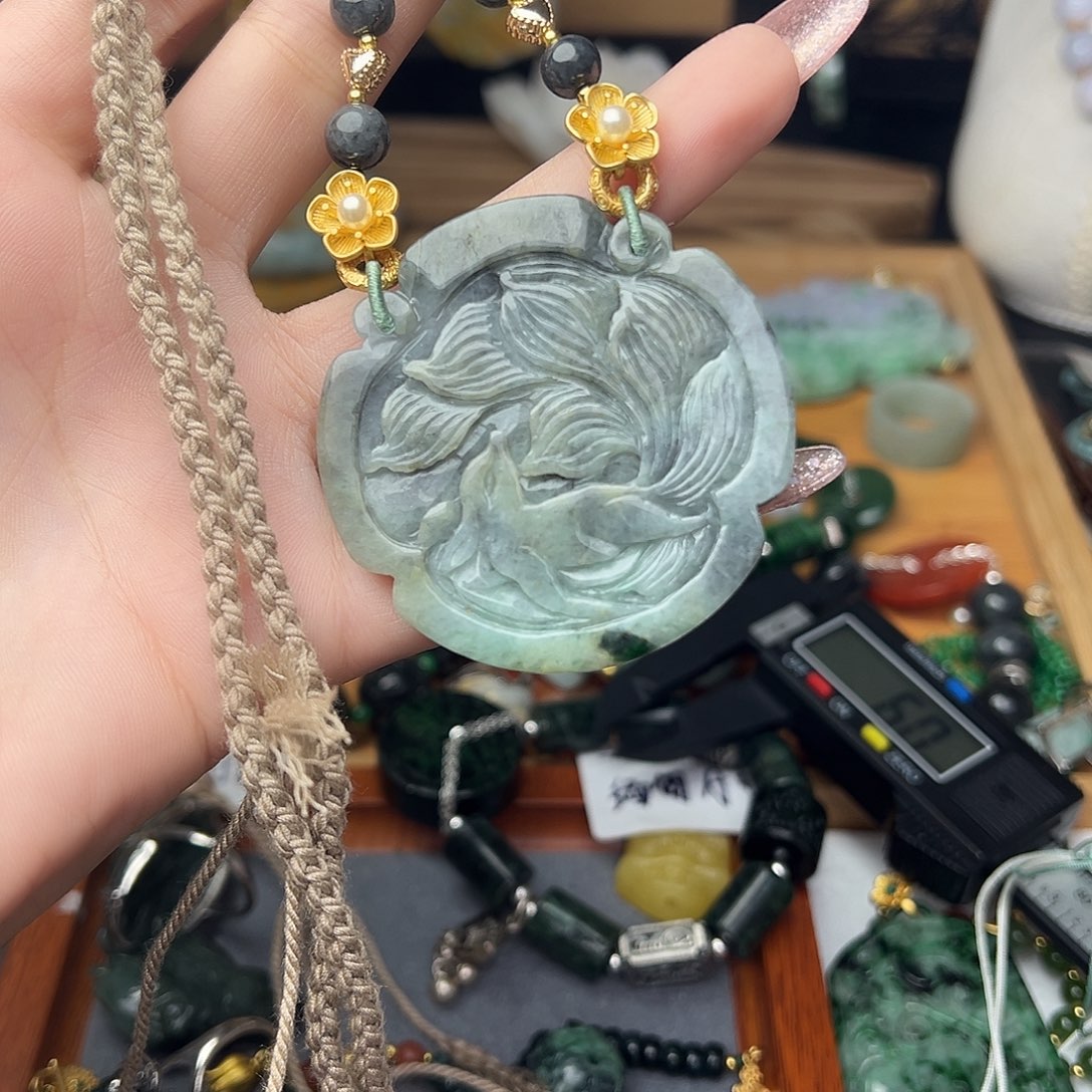 翡翠吊坠(赠链)未镶嵌吊坠23