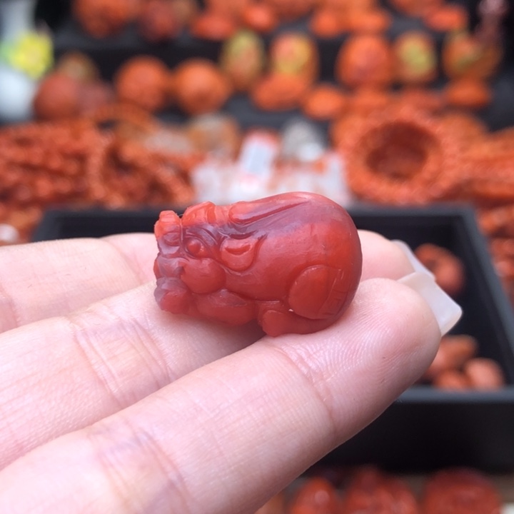 南红玛瑙未镶嵌挂件