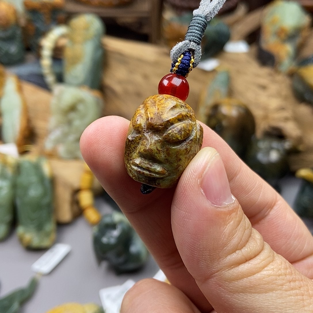 岫岩河磨玉（透闪石质玉）钥匙扣未镶嵌