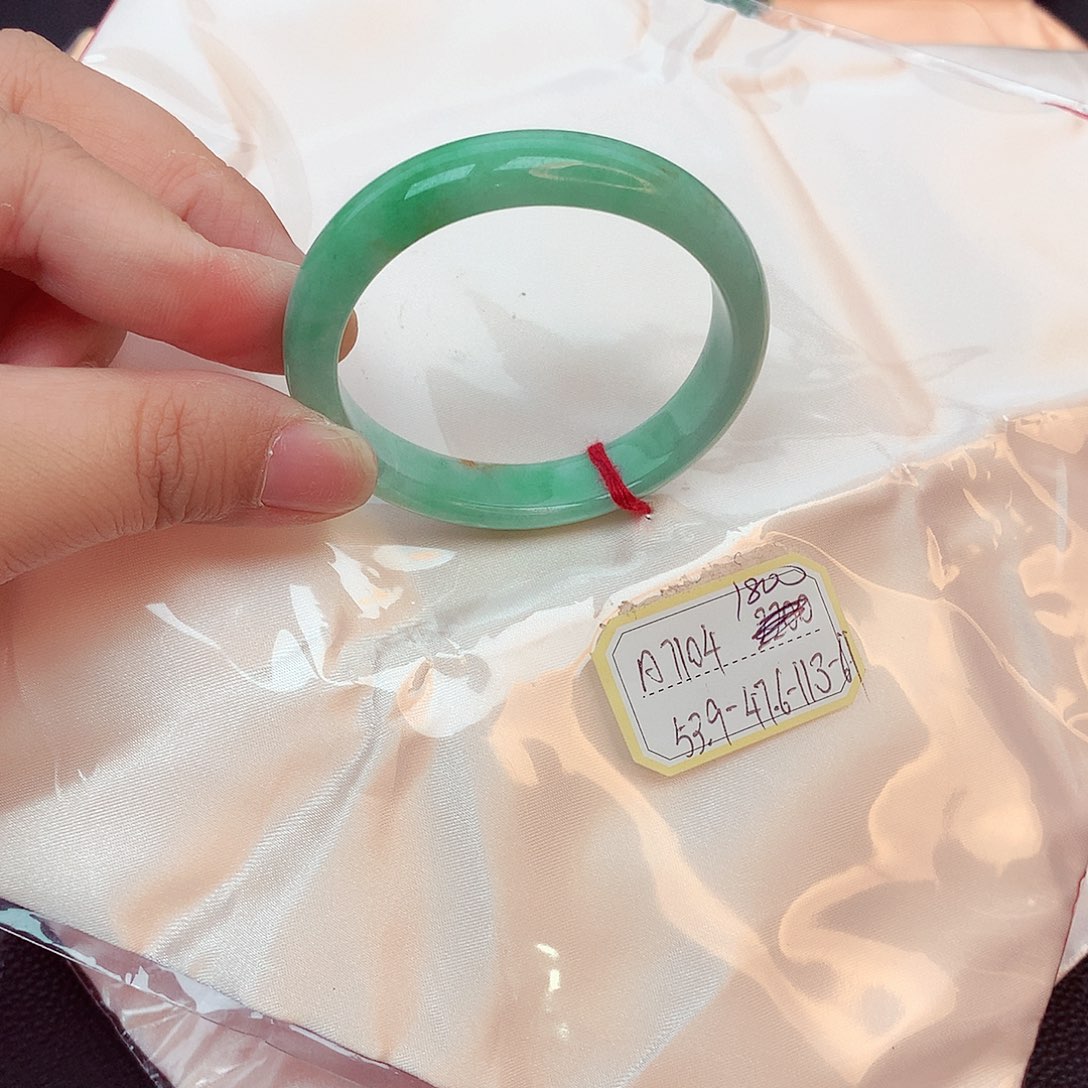 翡翠手镯未镶嵌天然缅甸翡翠A货
