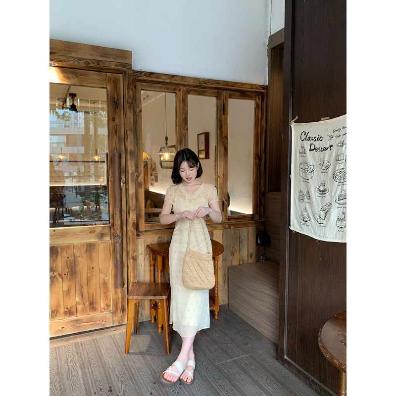 板栗西西【日落繁花】夏季杏色吊带气质碎花裙设计感两件套连衣裙