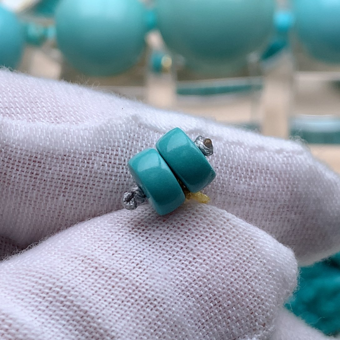 绿松石颈饰未镶嵌