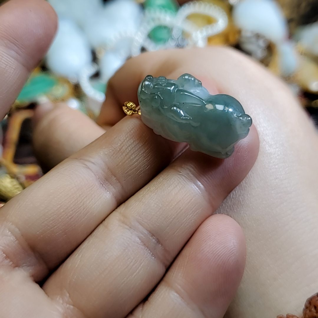 【闪购商品】颈饰18K金镶嵌翡翠貔貅