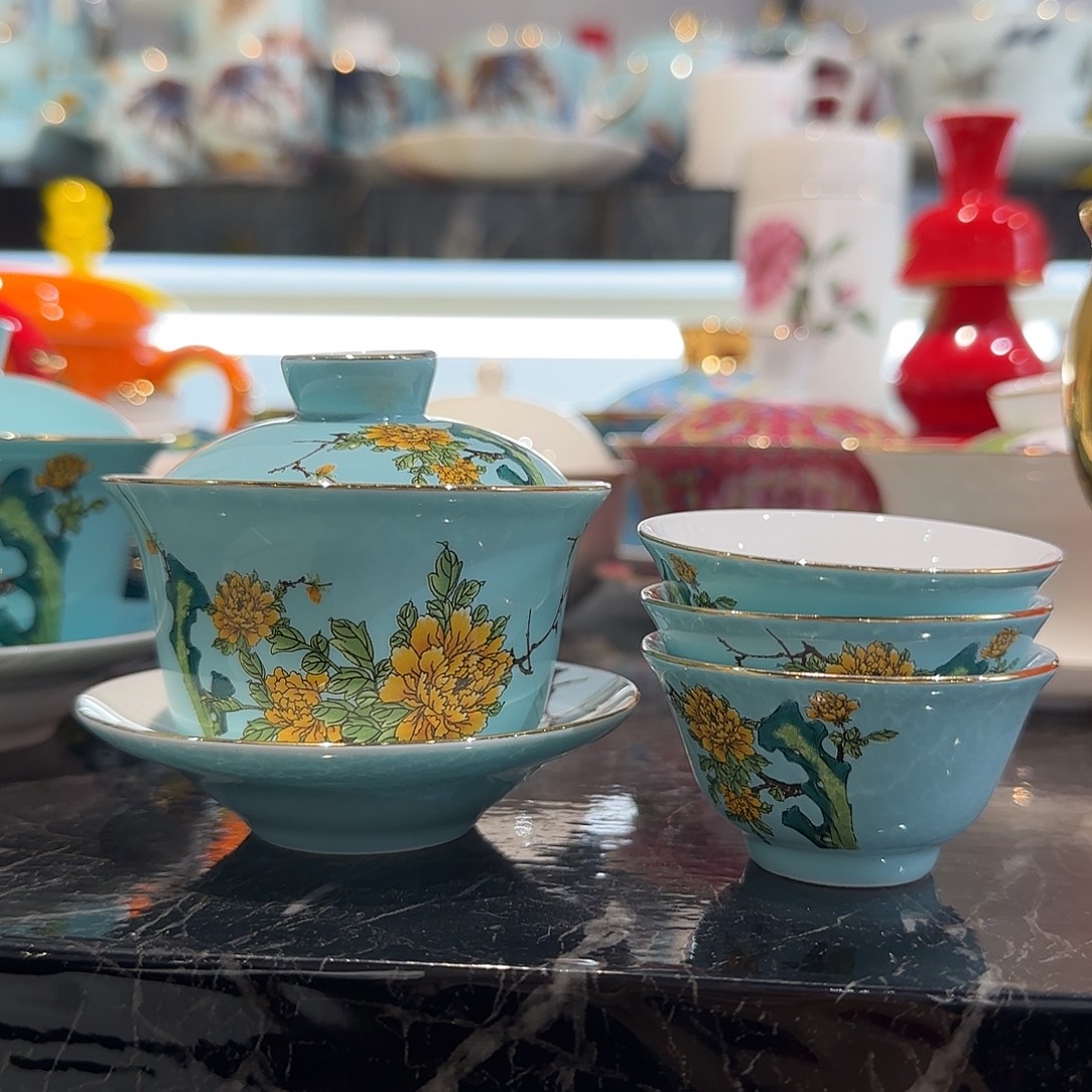 骨瓷珐琅彩工艺制作