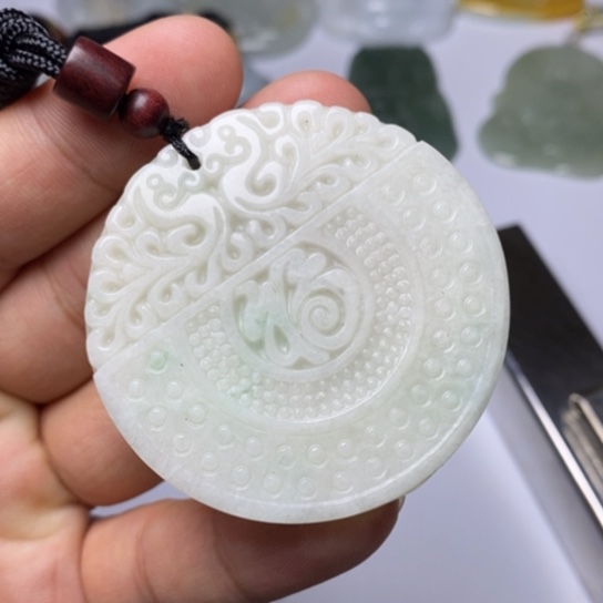 翡翠未镶嵌颈饰翡翠